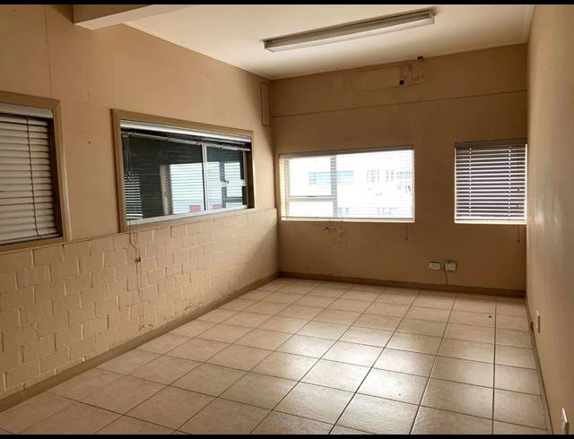 1,300M² FACTORY TO LET IN PAROW INDUSTRIAL